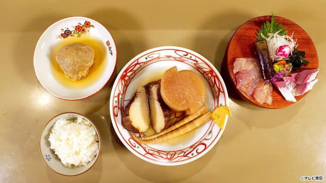 Crab Mask Oden and Seafood Bowl of Toyama City, Toyama Prefecture