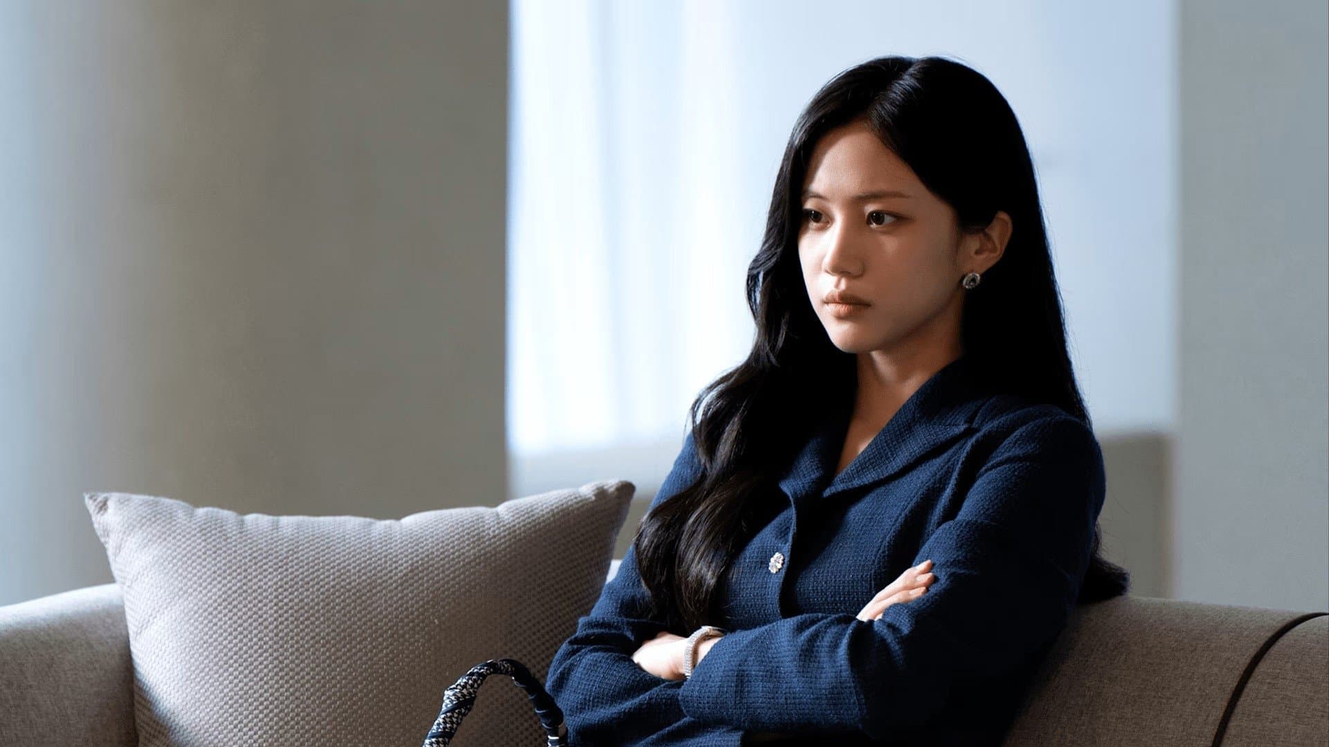 Dong Ju, Returns to Recover Lost Memories