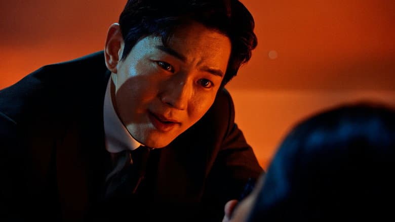 Jun Ki Gets Away